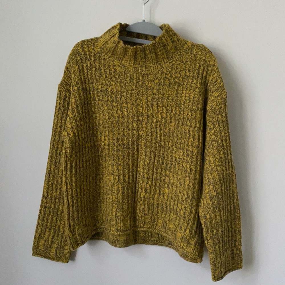 Beautiful yellow/ gray sweater. Size S
